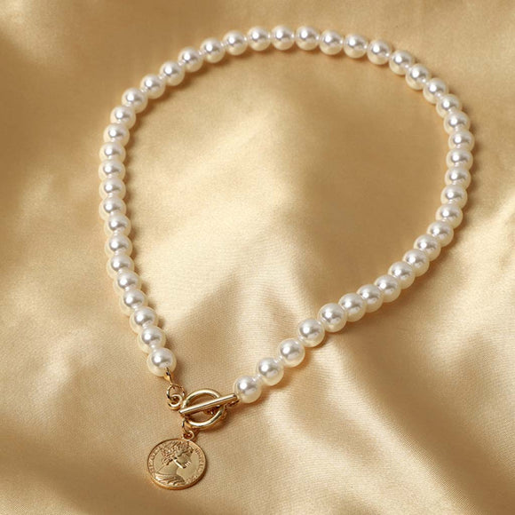 Pearl Necklace with Pendant